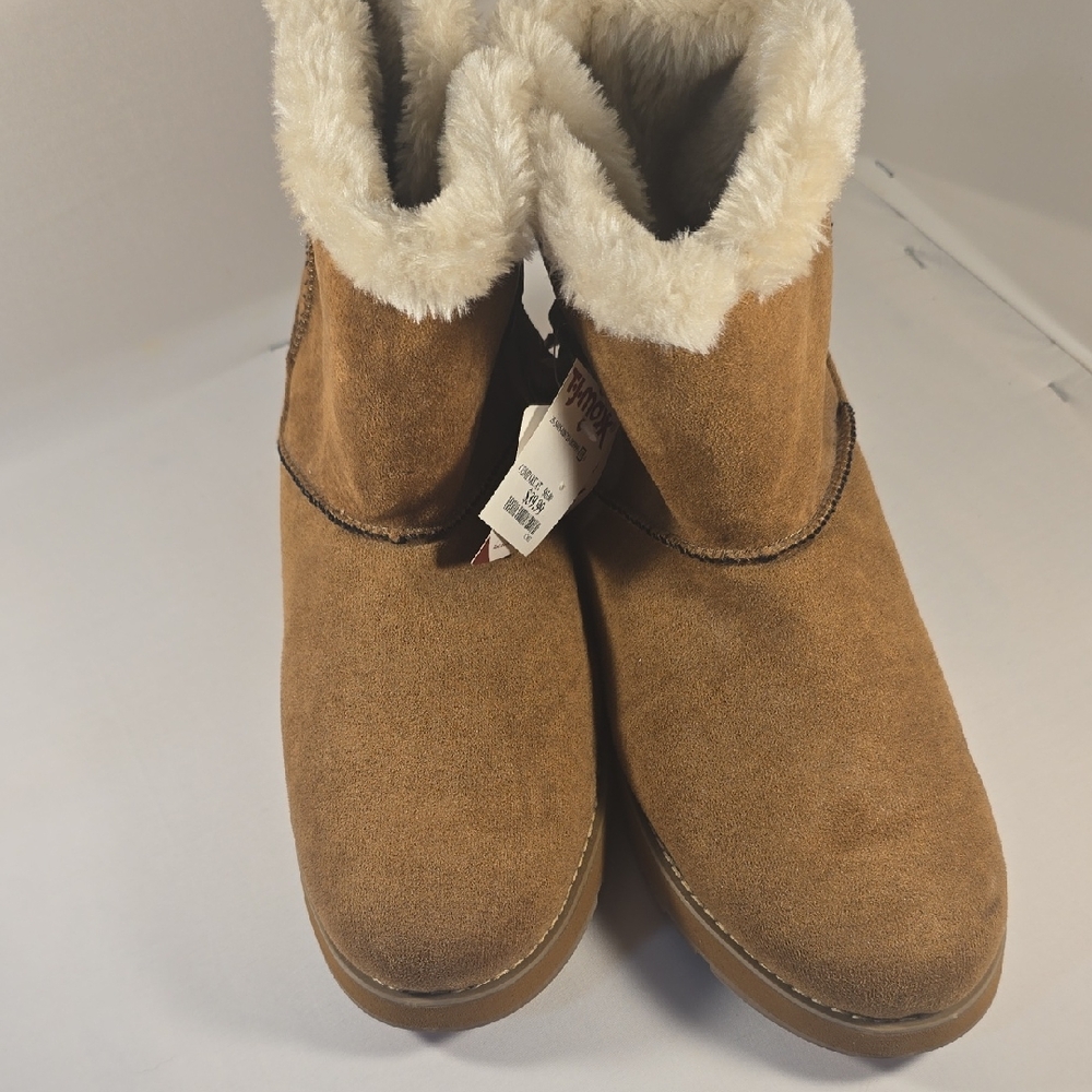 Cozy Brown Winter Boots with Faux Fur